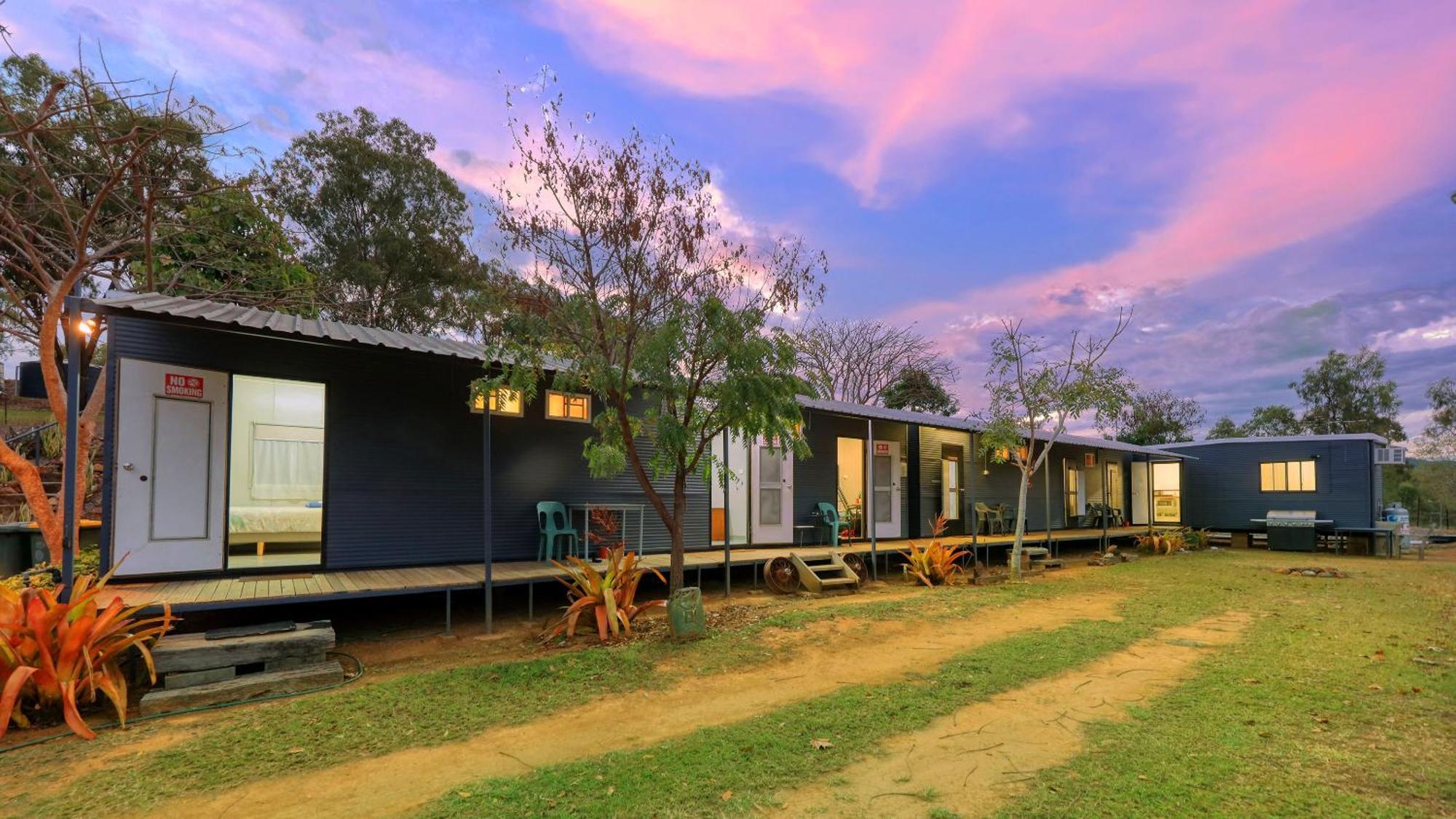 Mount Morgan Silver Wattle Cabins מראה חיצוני תמונה